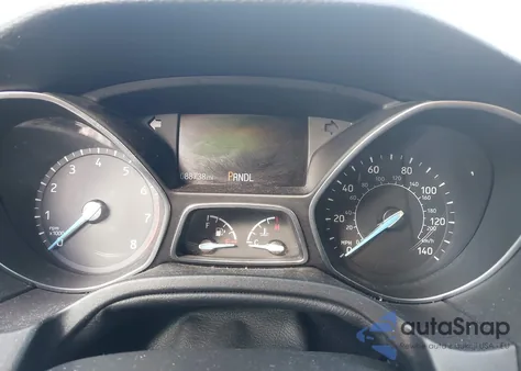 2017 Ford Focus Se z USA, uszkodzony, nr VIN 1FADP3F29HL332610